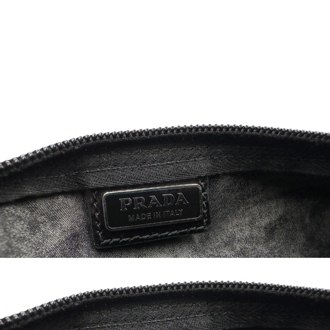 Pouch Prada nylon nera in vela nero