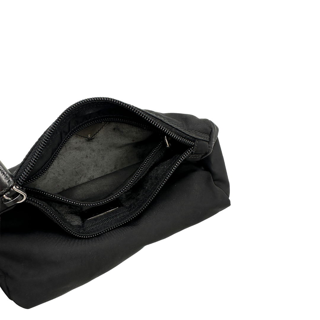 Pouch Prada nylon nera in vela nero