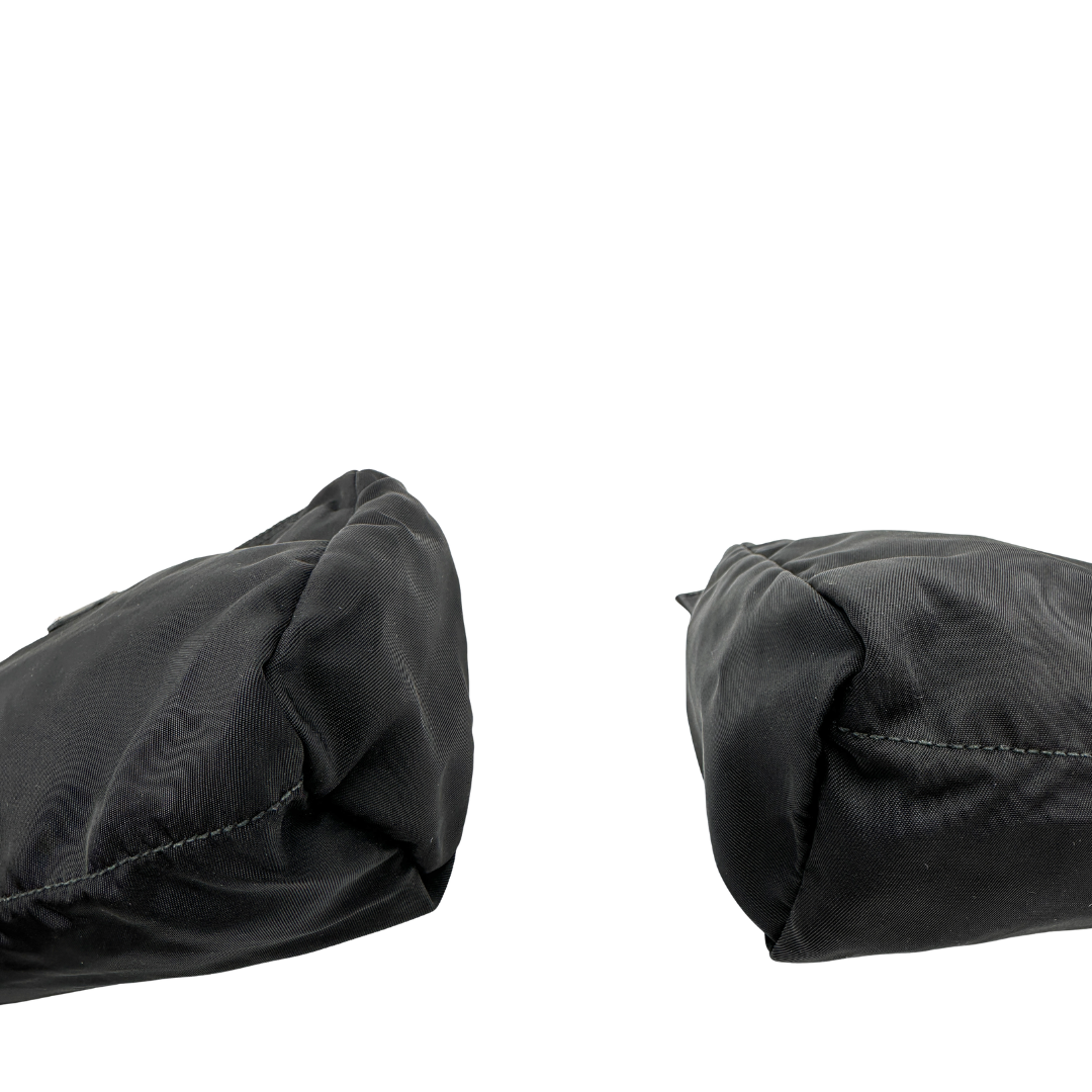 Pouch Prada nylon nera in vela nero