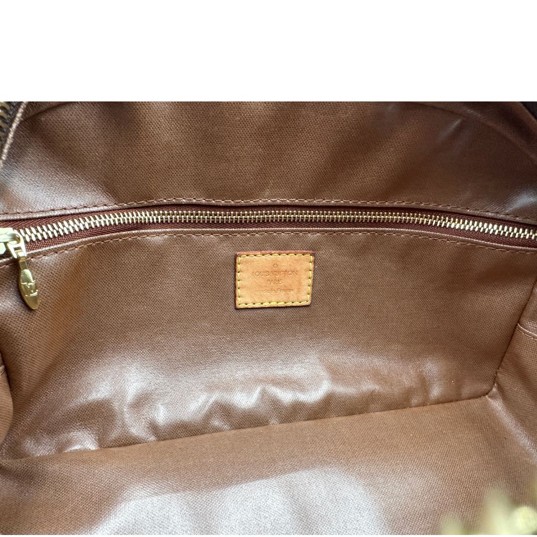 interno Beauty Louis Vuitton in tela monogram con finiture in vacchetta naturale 