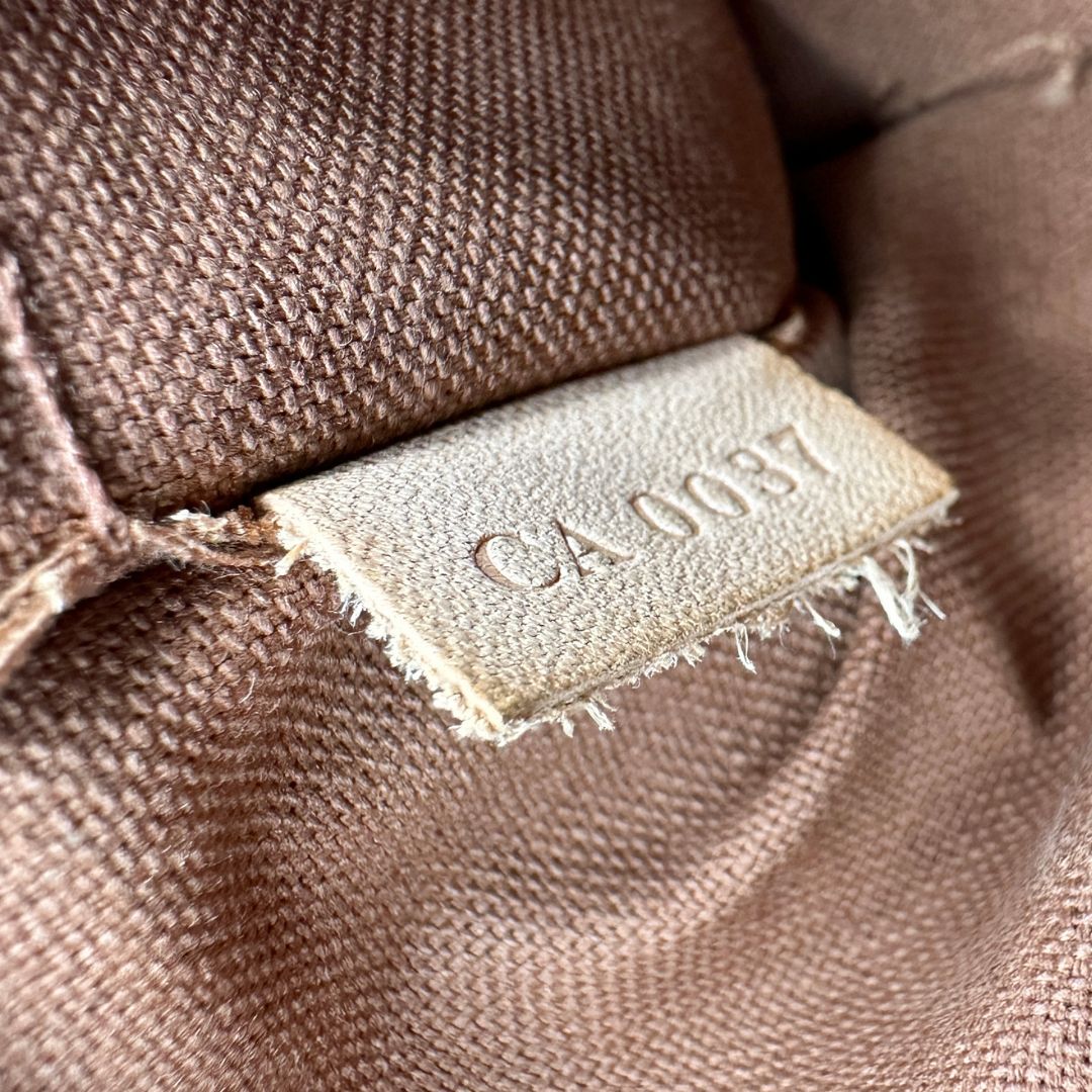 Pochette Rivet Louis Vuitton in canvas marrone