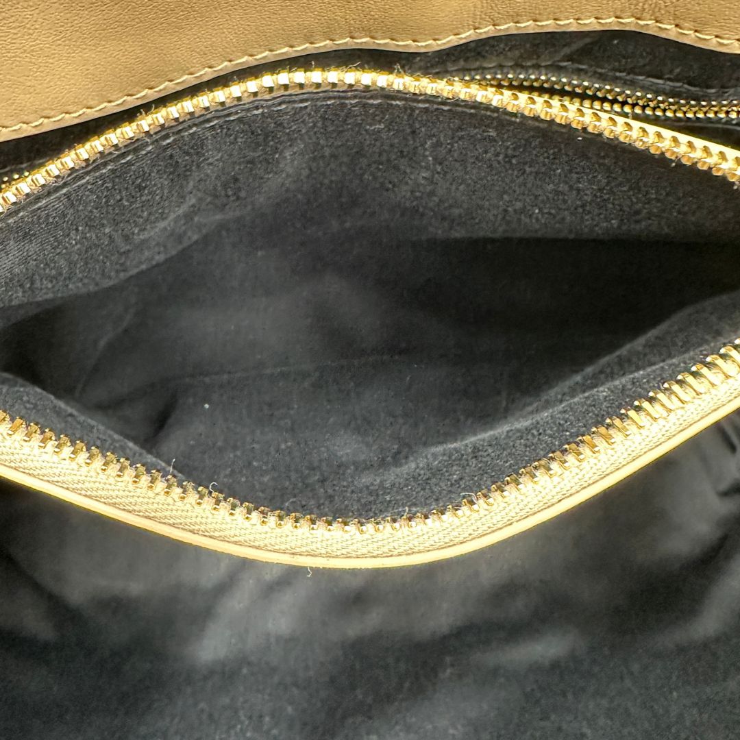 Borsa Loulou media Saint Laurent in pelle beige
