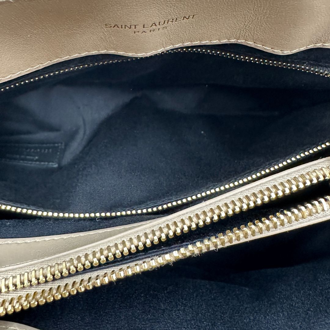 Borsa Loulou media Saint Laurent in pelle beige