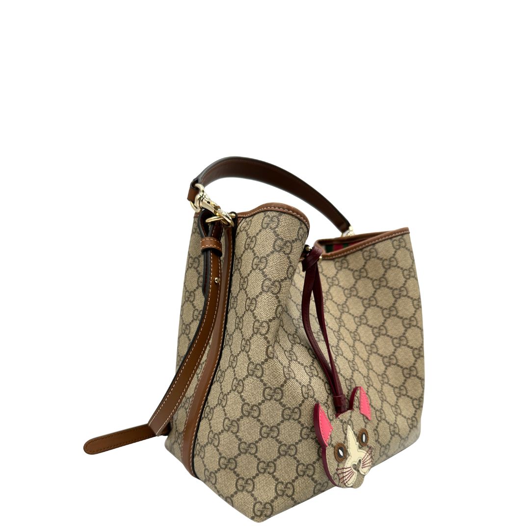 Secchiello Gucci GG Supreme in pelle marrone