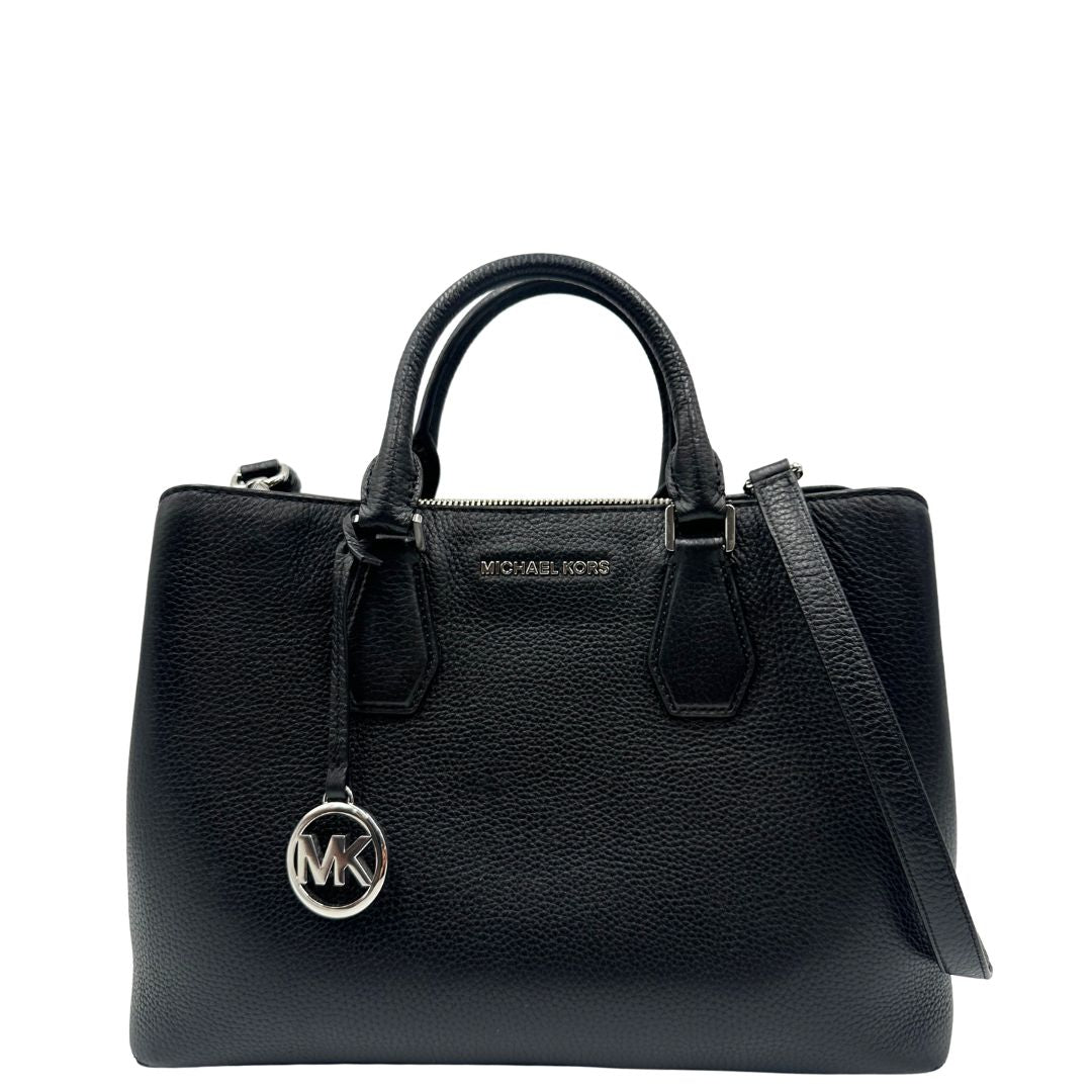 Front, Tote Camille M.K. in pelle martellata nera e hardware argentato; puoi portarla a mano, a tracolla.