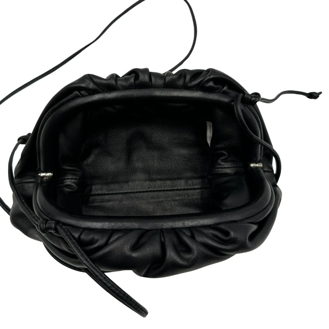 The Pouch mini Bottega Veneta in pelle nero