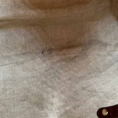 interno  Borsa Gucci caratterizzata da un corpo in rafia intrecciata, manici in pelle intrecciata e dettagli in metallo dorato, di lusso, originale, ottime condizioni.