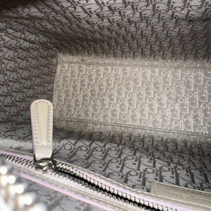 interno Borsa Lady Dior Large in pelle verniciata in trama cannage color sabbia, di lusso, originale, ottime condizioni, usata  