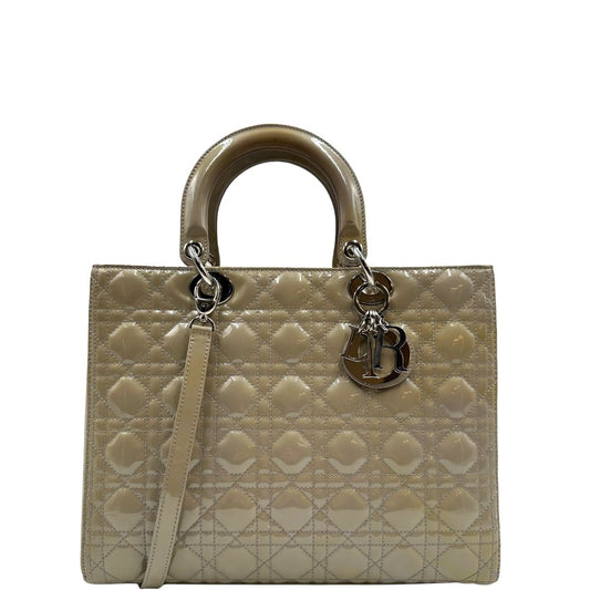front Borsa Lady Dior Large in pelle verniciata in trama cannage color sabbia, di lusso, originale, ottime condizioni, usata  