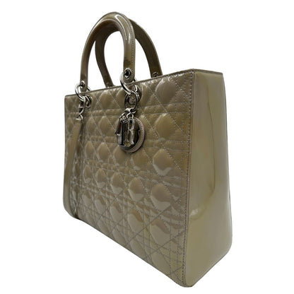 lato Borsa Lady Dior Large in pelle verniciata in trama cannage color sabbia, di lusso, originale, ottime condizioni, usata  