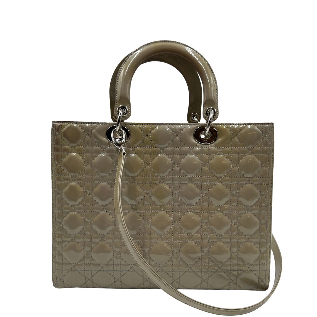 retro Borsa Lady Dior Large in pelle verniciata in trama cannage color sabbia, di lusso, originale, ottime condizioni, usata  