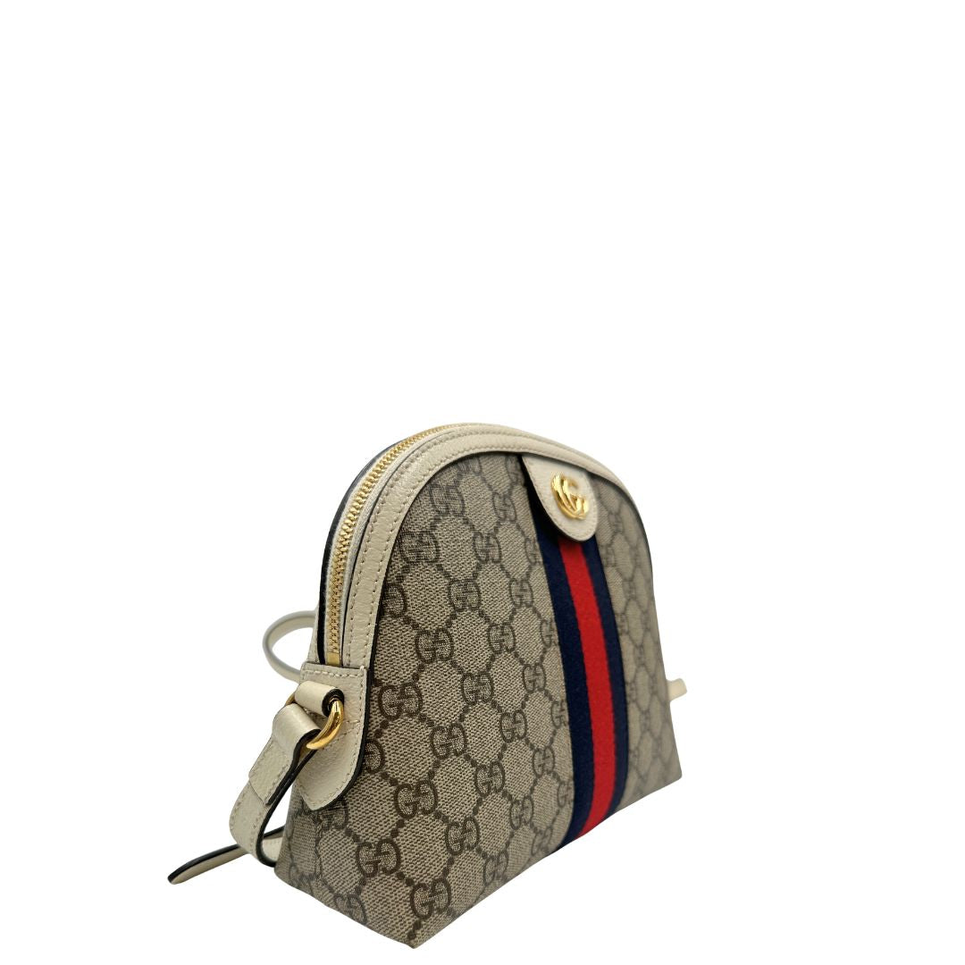 Borsa Gucci realizzata in canvas GG con finiture in pelle bianco latte, di lusso, originale, usata