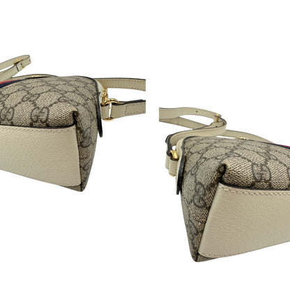 angoliBorsa Gucci realizzata in canvas GG con finiture in pelle bianco latte, di lusso, originale, usata 