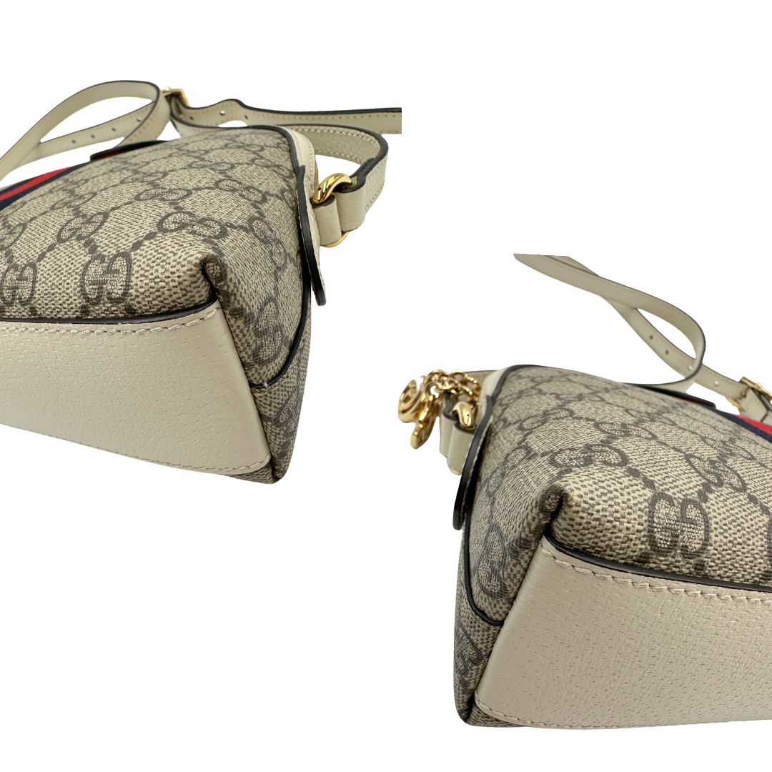 angoli Borsa Gucci realizzata in canvas GG con finiture in pelle bianco latte, di lusso, originale, usata