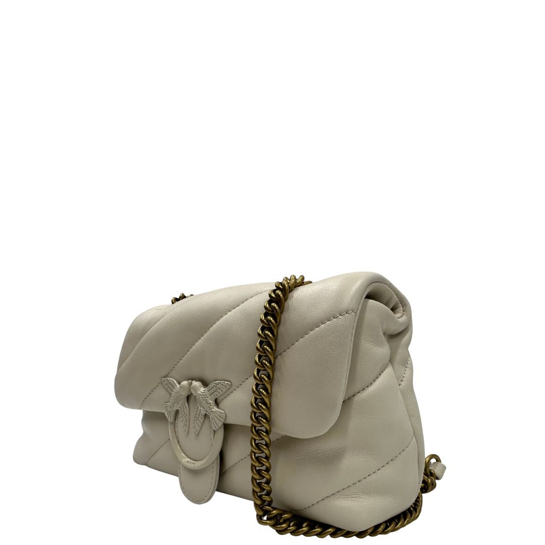lato  Borsa Pinko in morbida nappa color bianco panna trapuntata e hardware bianco, di lusso, originale, ottime condizioni. 
