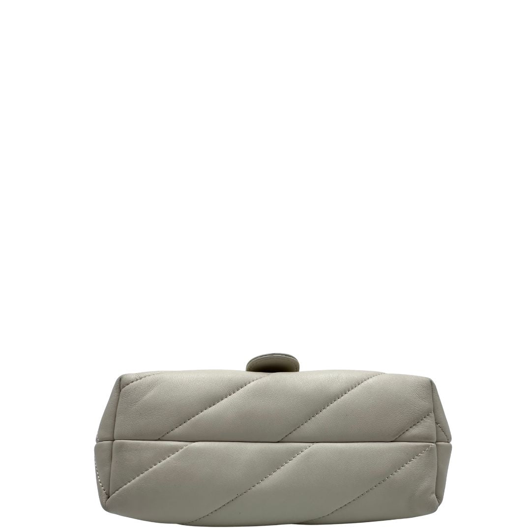 base  Borsa Pinko in morbida nappa color bianco panna trapuntata e hardware bianco, di lusso, originale, ottime condizioni. 