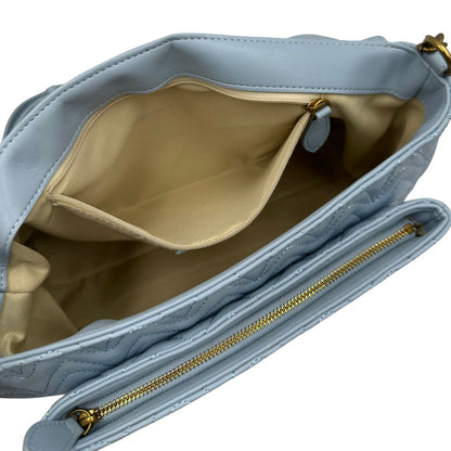 Interno, Borsa Pinko in pelle caratterizzata da una trapuntatura ricamata a zigzag su tutta la superficie con hardware dorato. Indossabile a tracolla.