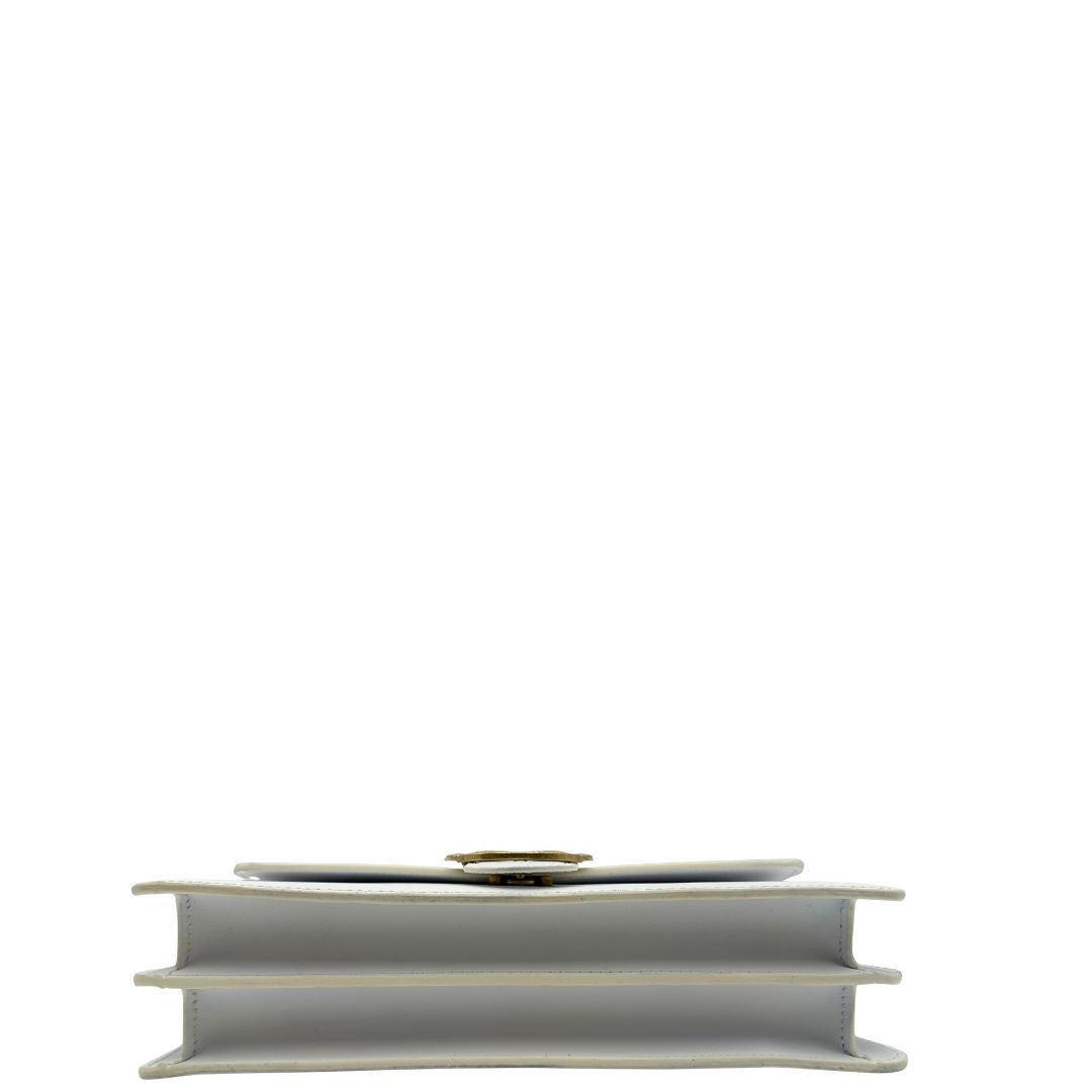 base Borsa Pinko in pelle bianca e hardware dorato, di lusso, originale, ottime condizioni. 