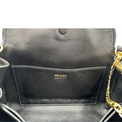 INTERNO Borsa Prada in morbida pelle nera con hardware dorato, di lusso, originale, ottime condizioni, usata 