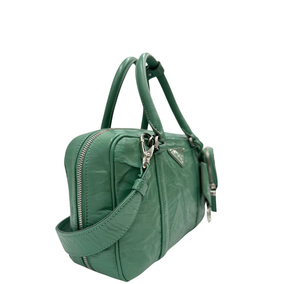 Borsa Prada in nappa antique color verde acqua con hardware argentato, di lusso, originale, ottime condizioni, usata