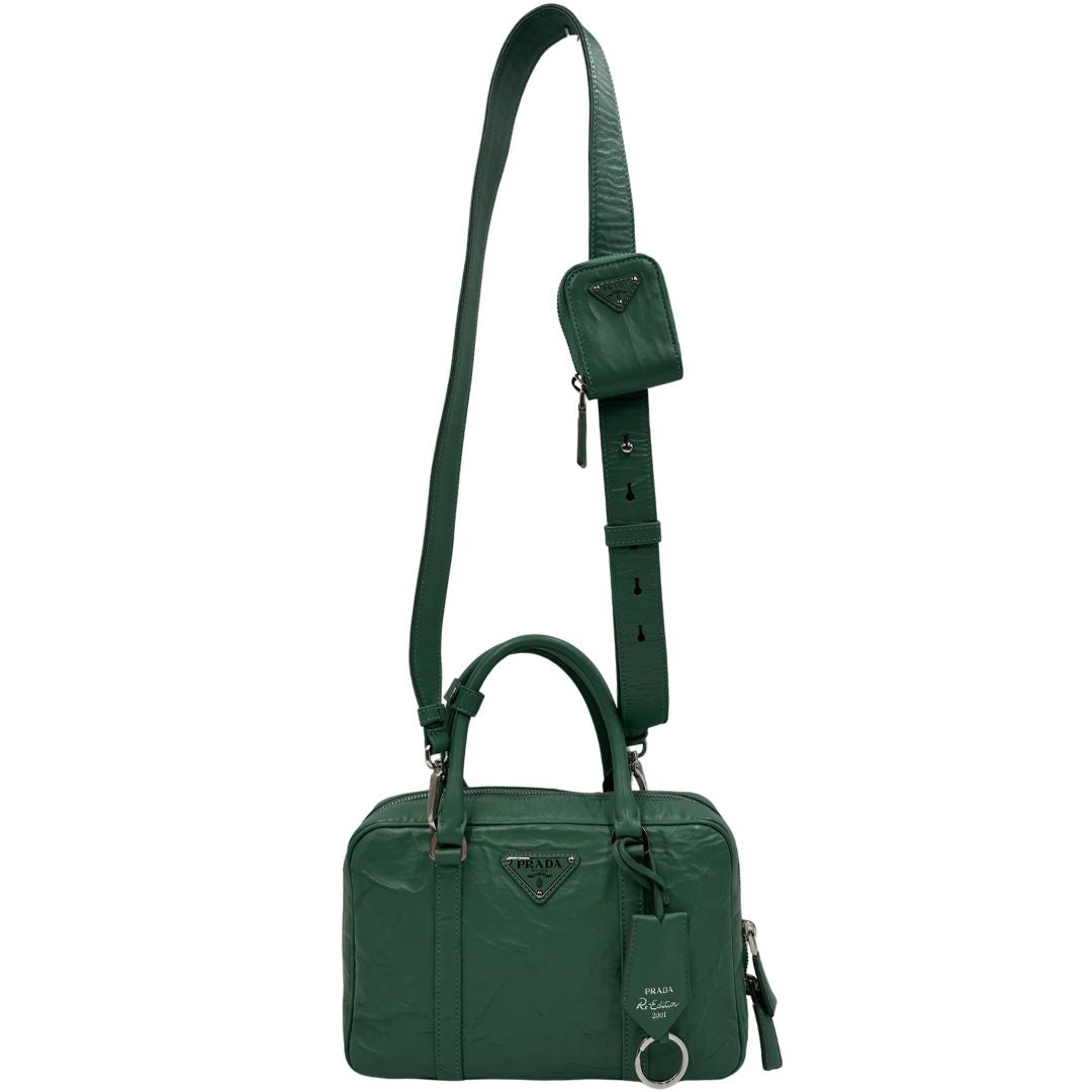 Borsa Prada in nappa antique color verde acqua con hardware argentato, di lusso, originale, ottime condizioni, usata