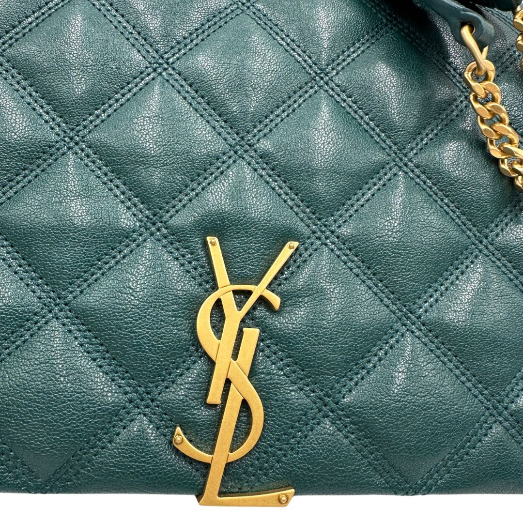  Borsa Saint Laurent in pelle trapuntata color verde petrolio con hardware dorato, dal design elegante e strutturato, di lusso, originale, ottime condizioni.