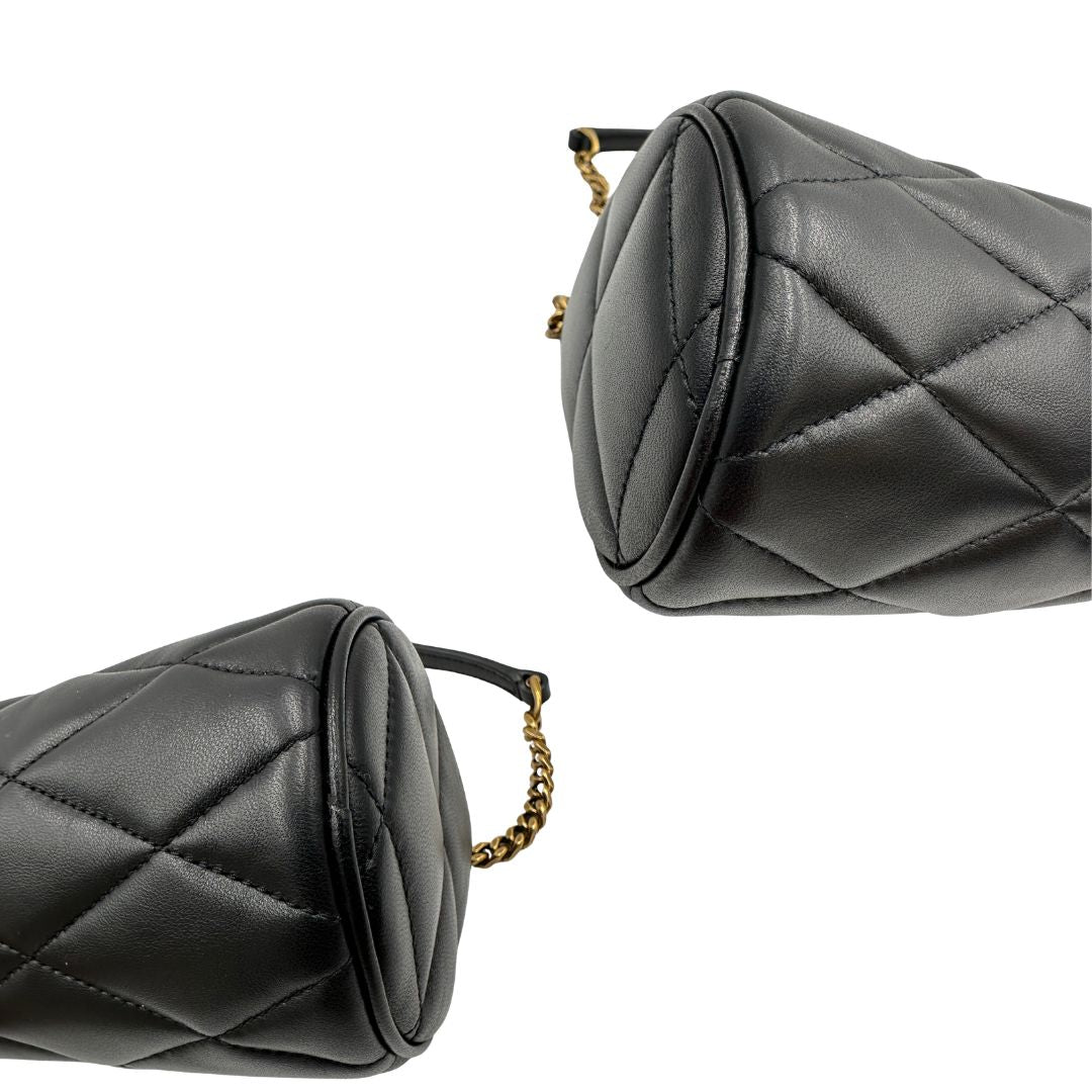 angoli  Borsa Saint Laurent in pelle nera trapuntata, indossabile a spalla, di lusso, originale, ottime condizioni, usata. 