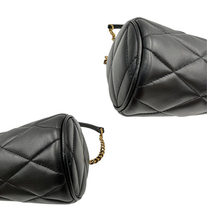angoli  Borsa Saint Laurent in pelle nera trapuntata, indossabile a spalla, di lusso, originale, ottime condizioni, usata. 