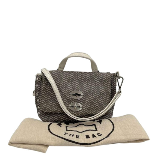  Borsa Zanellato in pelle fondo marrone con trama Blandine, finiture in pelle bianca e parti metalliche argentate; munita di un manico singolo e di una tracolla amovibile. Completa di scatola, di lusso, originale, ottime condizioni.