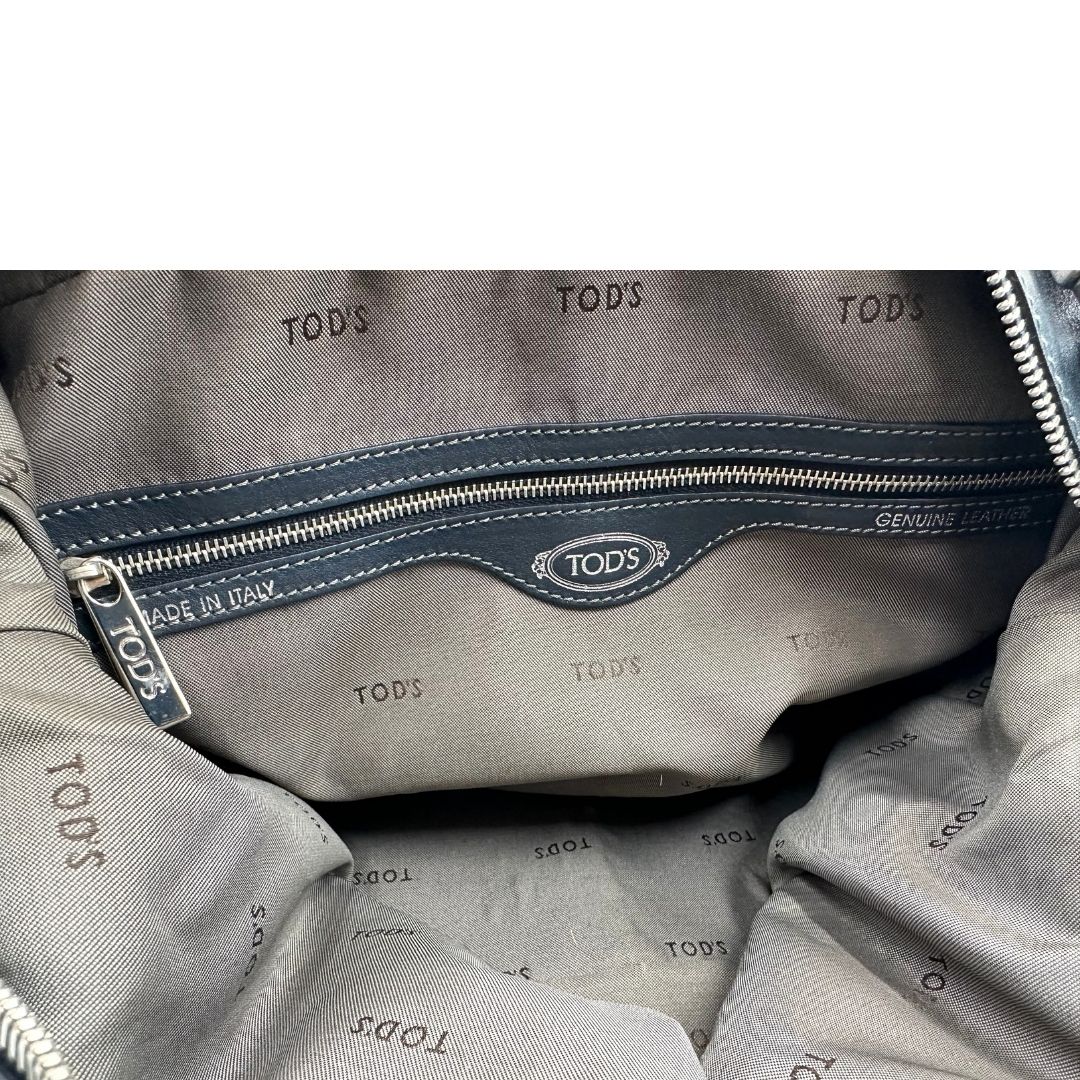 Borsa Tod's in pelle blu petrolio indossabile a tracolla, a spalla o a mano, di lusso, originale, ottime condizioni, usata.