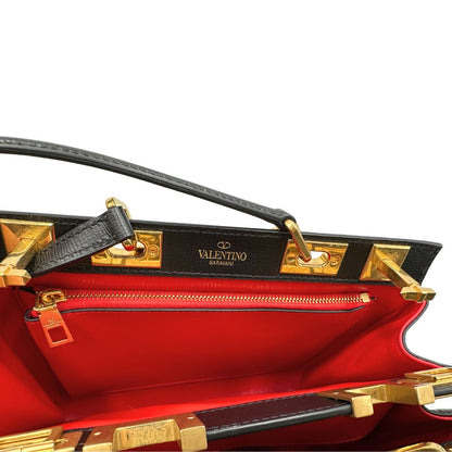 Interno di una Borsa Valentino Garavani Rockstud originale, usata, condizioni eccellenti