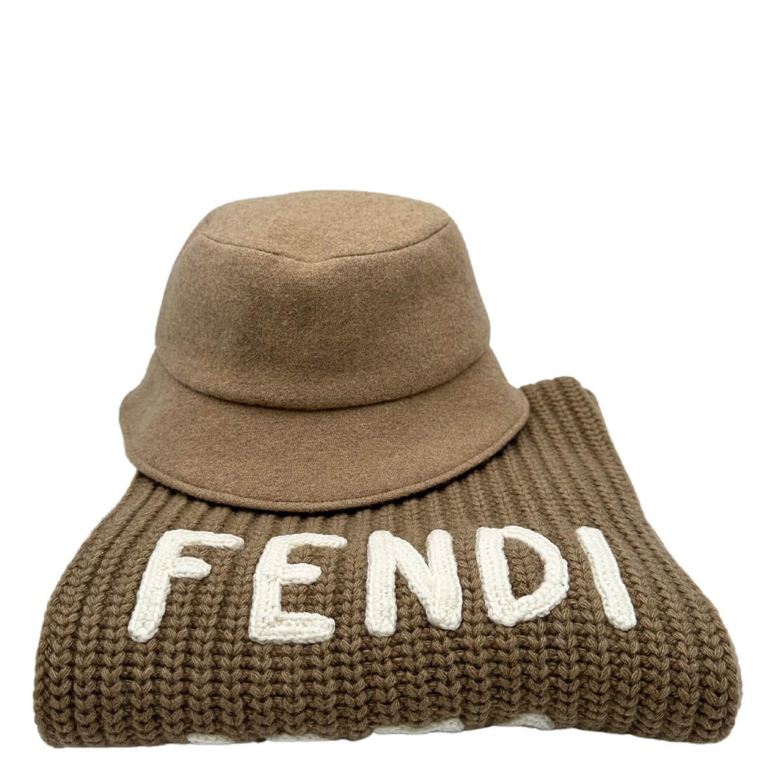 Set cappello e sciarpa Fendi