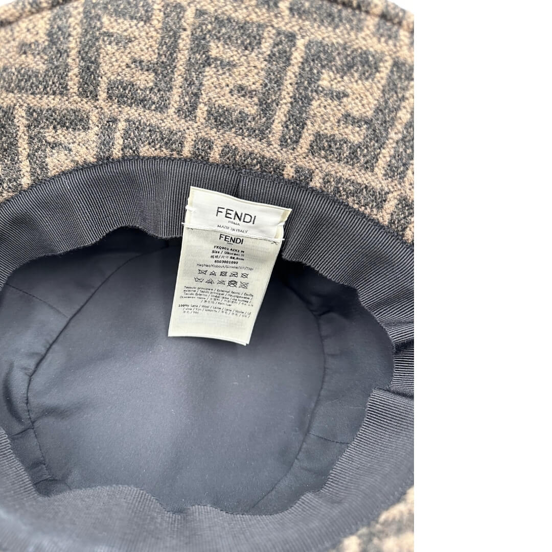 Set cappello e sciarpa Fendi