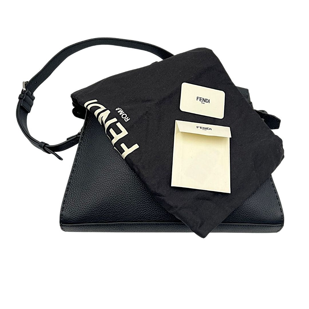 Foto borsa con tracolla Fendi peekaboo fit in cuoio romano nero. Borse di marca usate