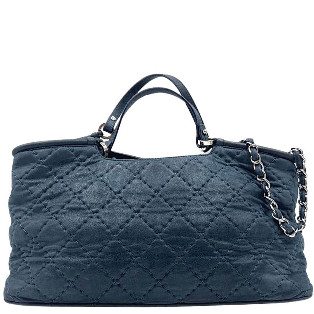 Foto shopper Chanel Convertible in pelle trapuntata blu. Borse di marca usate