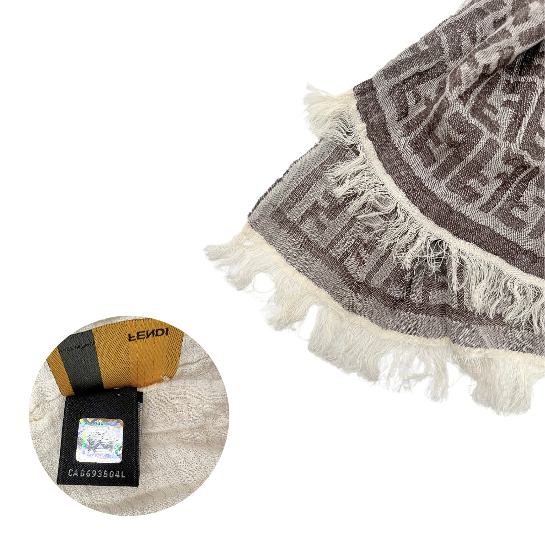 Foto del foulard Fendi, accessori usati di lusso
